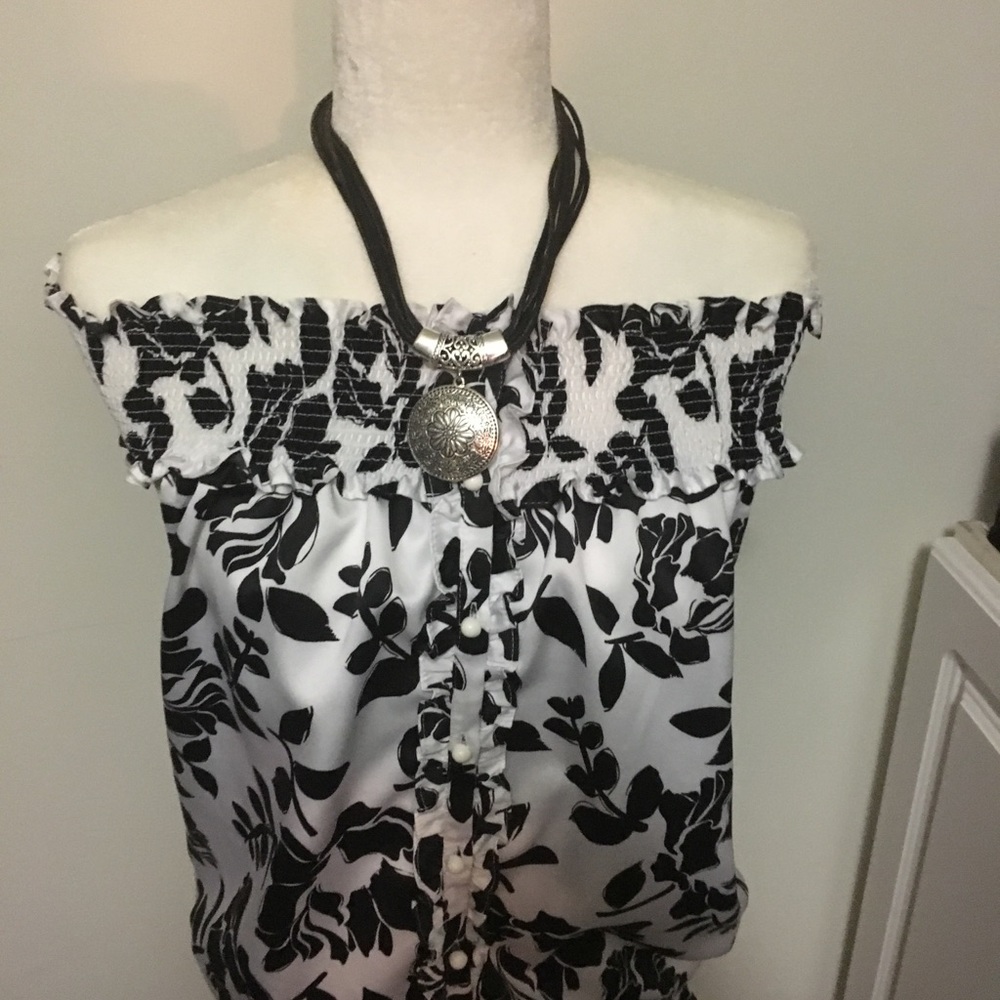 🌺WHBM NWOT cute cold shoulder top! Size M!🌺
